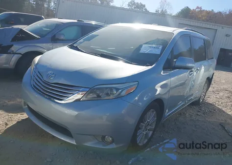 2016 Toyota Sienna Limited 7 Passenger z USA, uszkodzony, nr VIN 5TDYK3DC5GS727113